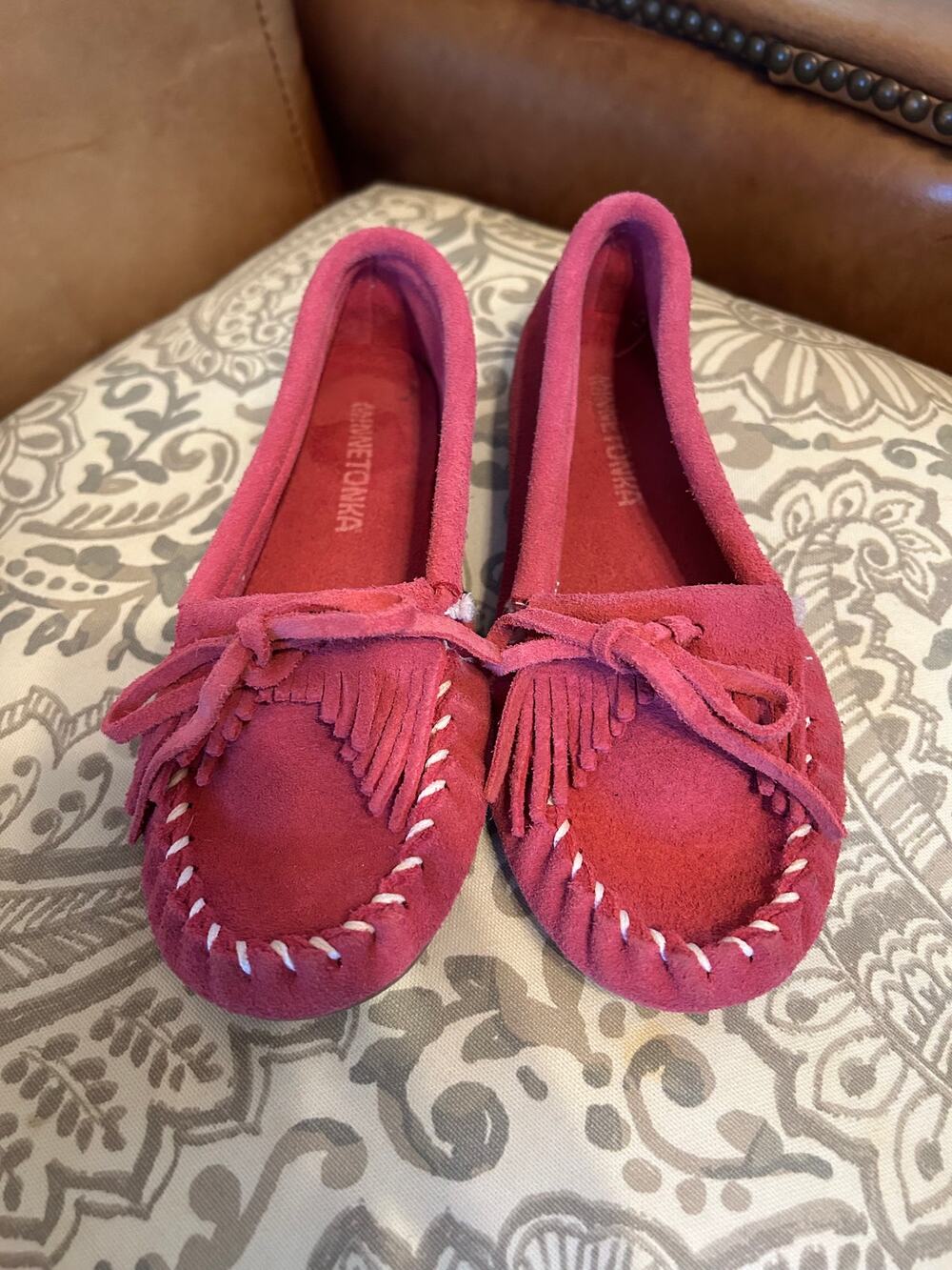 Girls Size 3 Minnetonka Moccasins Hot Pink Soft